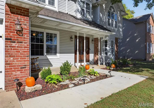 Photo 1 of Single family home for sale at 949 Columbia Ave, Fairview Heights, IL 62208 | MLS# MIS26068147 | Listing updated on 2026-10-27