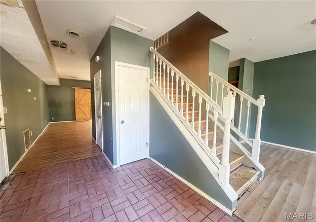 Photo 3 of Single family home for sale at 1202 Winchester Dr, Rolla, MO 65401 | MLS# MIS26068156 | Listing updated on 2026-10-26