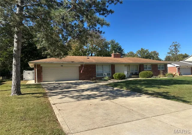 Photo 1 of Single family home for sale at 10625 Twilight Dr, Saint Louis, MO 63128 | MLS# MIS26068173 | Listing updated on 2026-10-26