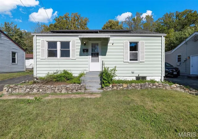 Photo 1 of Sale Pending at 9123 Arline Ave, Saint Louis, MO 63114 | MLS# MIS26068174 | Listing updated on 2026-10-28
