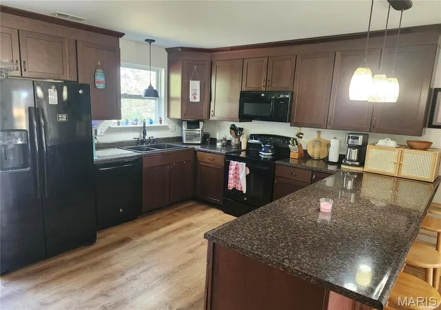 Photo 4 of Single family home for sale at 15710 Hwy Uu, Louisiana, MO 63353 | MLS# MIS26068196 | Listing updated on 2026-10-26