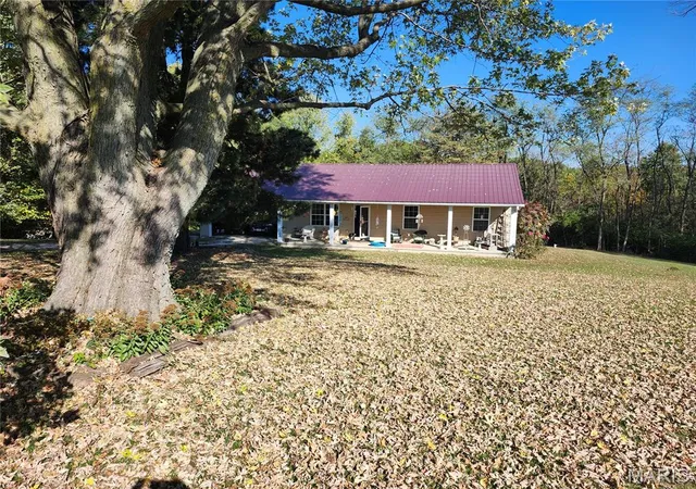 Photo 1 of Single family home for sale at 15710 Hwy Uu, Louisiana, MO 63353 | MLS# MIS26068196 | Listing updated on 2026-10-26