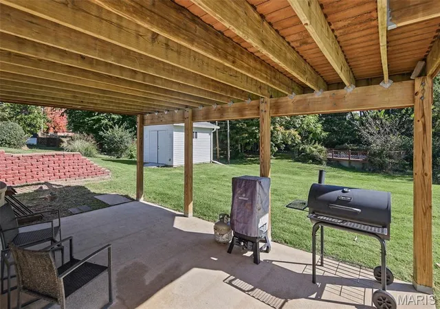 Photo 4 of Single family home for sale at 208 Brentmoor Dr, Belleville, IL 62223 | MLS# MIS26068198 | Listing updated on 2026-10-28