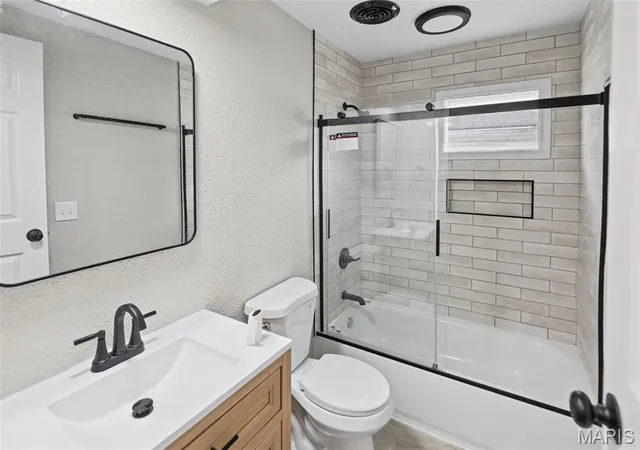 Photo 4 of Single family home for sale at 135 W Juda Ave, Collinsville, IL 62234 | MLS# MIS26068199 | Listing updated on 2026-10-28