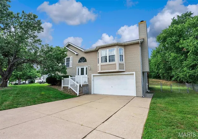 Photo 1 of Single family home for sale at 1 Summersong Ct, O Fallon, MO 63366 | MLS# MIS26068212 | Listing updated on 2026-10-28