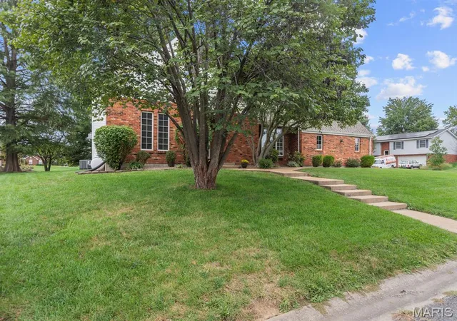 Photo 2 of Single family home for sale at 406 Fairfax St, Columbia, IL 62236 | MLS# MIS26068214 | Listing updated on 2026-10-28