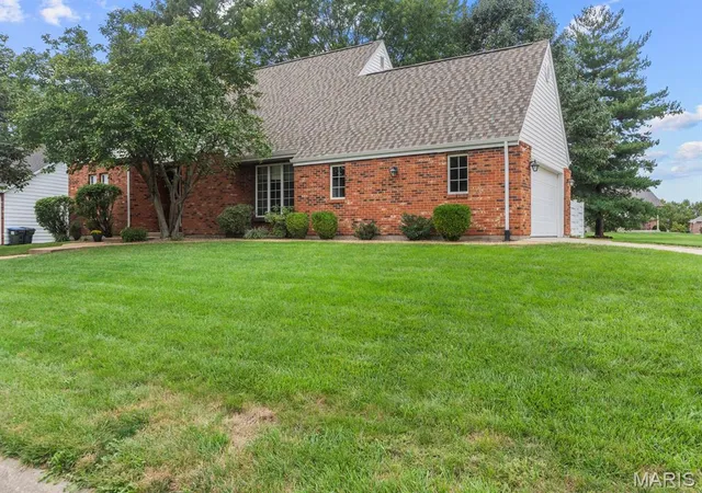 Photo 3 of Single family home for sale at 406 Fairfax St, Columbia, IL 62236 | MLS# MIS26068214 | Listing updated on 2026-10-28