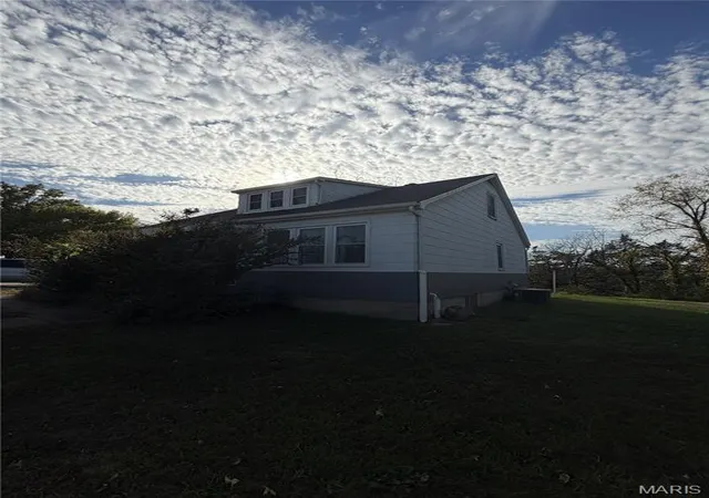 Photo 2 of Single family home for sale at 1104 Gutenberg St, Hermann, MO 65041 | MLS# MIS26068232 | Listing updated on 2026-10-23