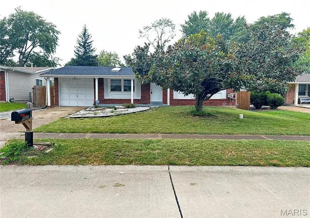 Single family home for sale at 12469 Glengate Dr, Maryland Heights, MO 63043 | MLS# MIS26068238