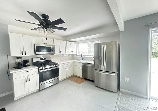 Photo 4 of Single family home for sale at 12469 Glengate Dr, Maryland Heights, MO 63043 | MLS# MIS26068238 | Listing updated on 2026-10-29