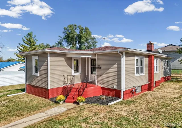 Photo 2 of Single family home for sale at 420 Murrill Ct, Bonne Terre, MO 63628 | MLS# MIS26068239 | Listing updated on 2026-10-29