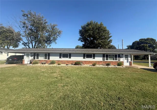 Photo 1 of Multi family home for sale at 501 Longfellow St, Bethalto, IL 62010 | MLS# MIS26068242 | Listing updated on 2026-10-28