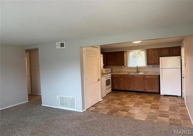Photo 3 of Multi family home for sale at 501 Longfellow St, Bethalto, IL 62010 | MLS# MIS26068242 | Listing updated on 2026-10-28