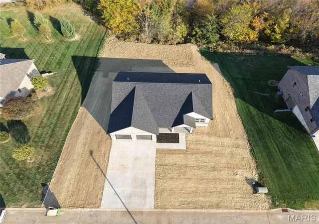 Photo 2 of Single family home for sale at 150 Gala Dr, Hannibal, MO 63401 | MLS# MIS26068243 | Listing updated on 2026-10-27