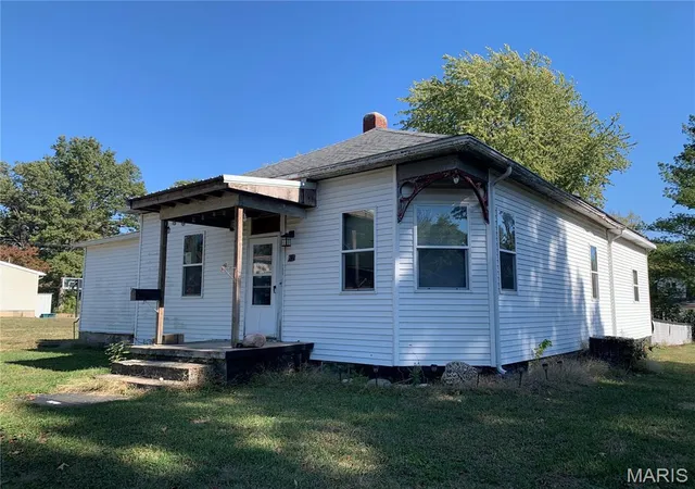 Photo 1 of Single family home for sale at 312 Charles Ave, Greenville, IL 62246 | MLS# MIS26068244 | Listing updated on 2026-10-30