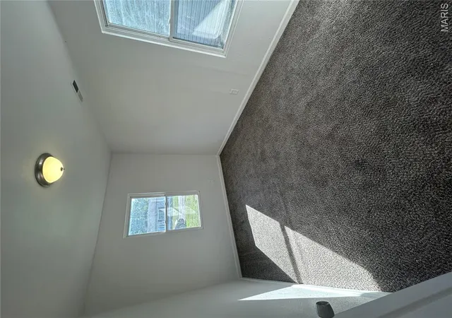 Photo 4 of Sale Pending at 735 Saint Martin Dr, East Saint Louis, IL 62206 | MLS# MIS26068246 | Listing updated on 2026-10-24