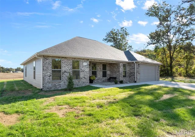 Photo 3 of Single family home for sale at 109 Beau Dr, Scott City, MO 63780 | MLS# MIS26068253 | Listing updated on 2026-10-26