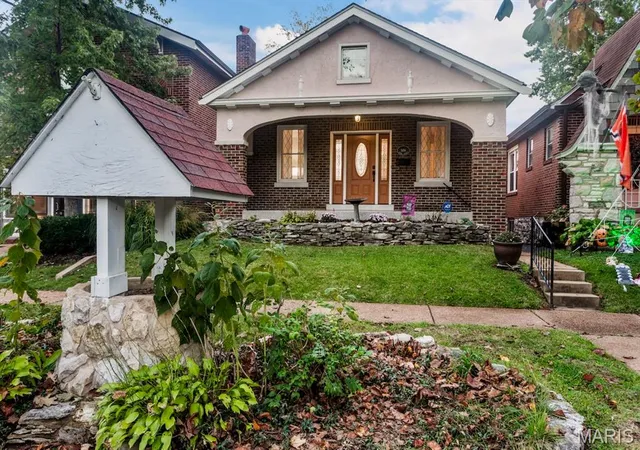 Photo 1 of Single family home for sale at 5916 Leona St, Saint Louis, MO 63116 | MLS# MIS26068255 | Listing updated on 2026-10-28