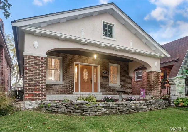 Photo 2 of Single family home for sale at 5916 Leona St, Saint Louis, MO 63116 | MLS# MIS26068255 | Listing updated on 2026-10-28