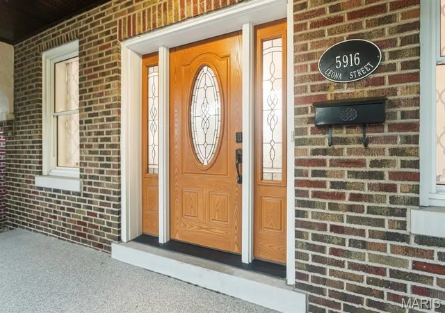 Photo 4 of Single family home for sale at 5916 Leona St, Saint Louis, MO 63116 | MLS# MIS26068255 | Listing updated on 2026-10-28