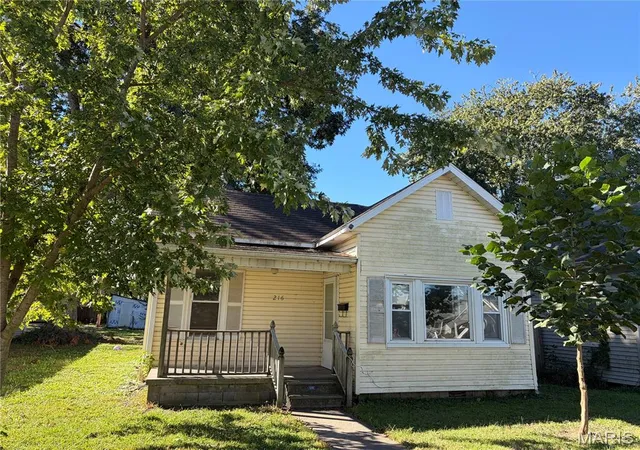 Photo 1 of Single family home for sale at 216 Cook Ave, Chaffee, MO 63740 | MLS# MIS26068260 | Listing updated on 2026-10-24