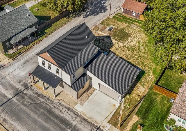 Photo 2 of Single family home for sale at 319 W Laurel St, Millstadt, IL 62260 | MLS# MIS26068261 | Listing updated on 2026-10-27