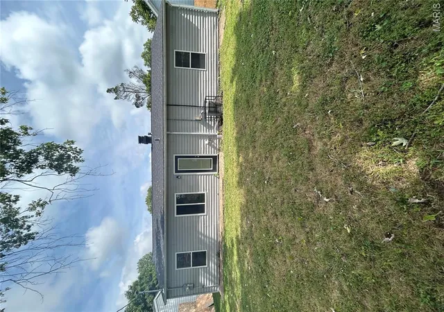 Photo 1 of Sale Pending at 39 Westwood Dr, East Saint Louis, IL 62206 | MLS# MIS26068262 | Listing updated on 2026-10-24