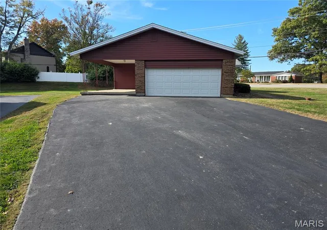 Photo 1 of Single family home for sale at 348 Cherry Hl Dr, Ellisville, MO 63011 | MLS# MIS26068275 | Listing updated on 2026-10-28