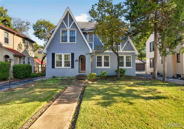 Single family home for sale at 8386 Big Bnd Blvd, Saint Louis, MO 63119 | MLS# MIS26068276