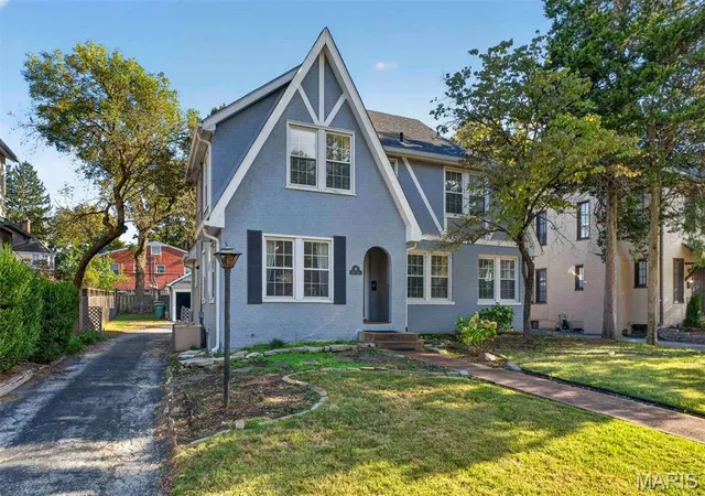 Photo 1 of Single family home for sale at 8386 Big Bnd Blvd, Saint Louis, MO 63119 | MLS# MIS26068276 | Listing updated on 2026-10-27
