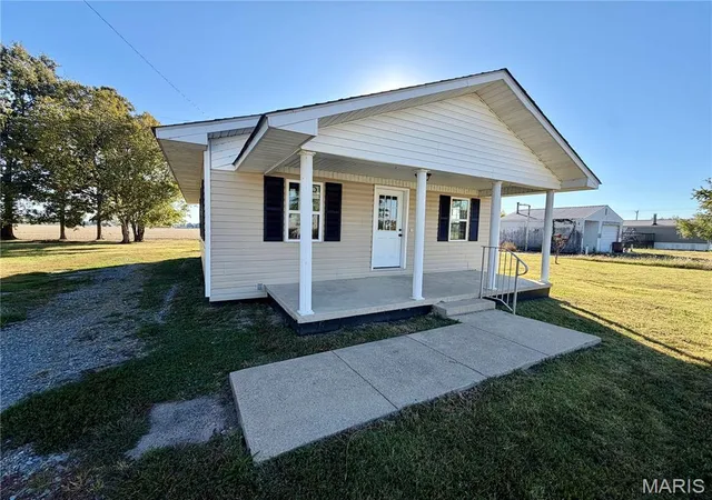 Photo 1 of Single family home for sale at 102 1st Street, Qulin, MO 63961 | MLS# MIS26068277 | Listing updated on 2026-10-26