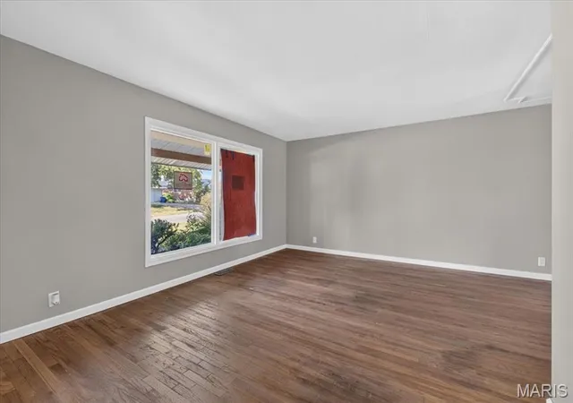 Photo 1 of Single family home for sale at 3000 Chadwick Dr, Florissant, MO 63033 | MLS# MIS26068281 | Listing updated on 2026-10-29