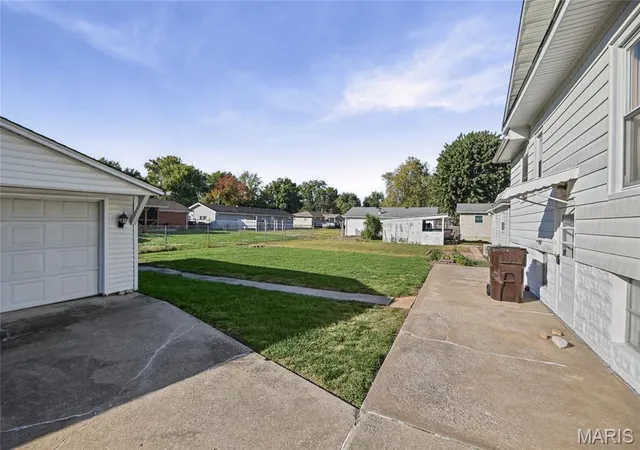 Photo 4 of Single family home for sale at 202 W Prairie St, Staunton, IL 62088 | MLS# MIS26068285 | Listing updated on 2026-10-28