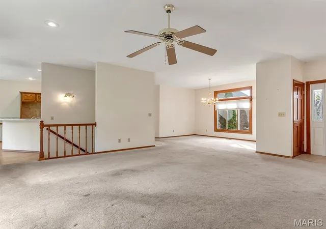 Photo 4 of Single family home for sale at 1107 E Woodfield Dr, Alton, IL 62002 | MLS# MIS26068289 | Listing updated on 2026-10-29