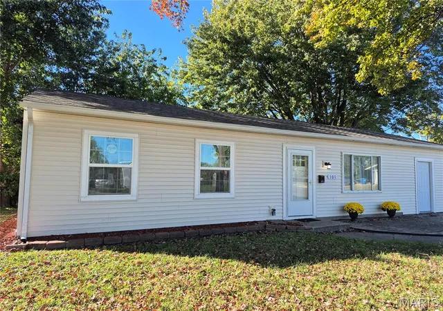 Photo 2 of Single family home for sale at 101 Sheppard St, East Alton, IL 62024 | MLS# MIS26068305 | Listing updated on 2026-10-30
