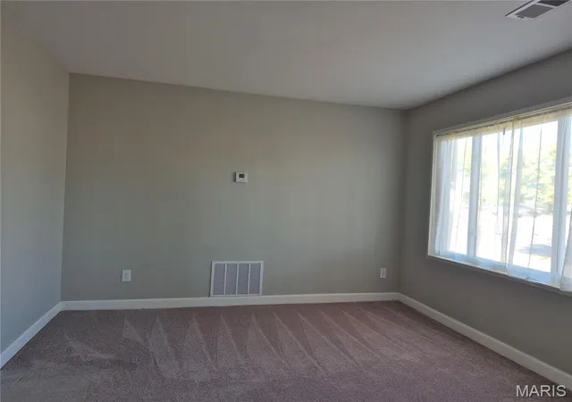 Photo 4 of Single family home for sale at 101 Sheppard St, East Alton, IL 62024 | MLS# MIS26068305 | Listing updated on 2026-10-30