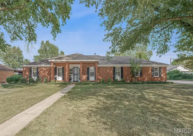 Photo 2 of Single family home for sale at 1604 N Lincoln Cir, Kennett, MO 63857 | MLS# MIS26068307 | Listing updated on 2026-10-27