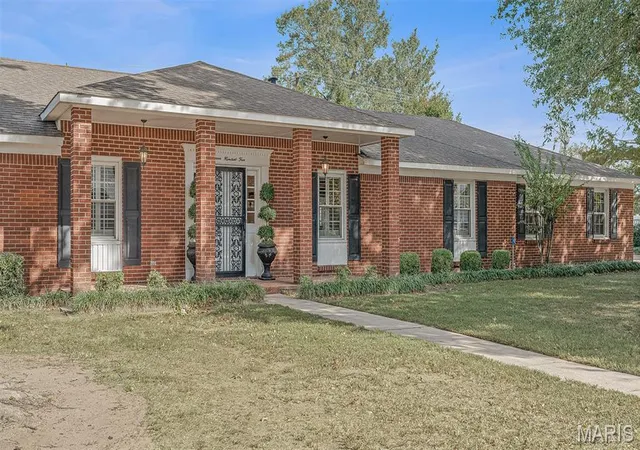Photo 4 of Single family home for sale at 1604 N Lincoln Cir, Kennett, MO 63857 | MLS# MIS26068307 | Listing updated on 2026-10-27