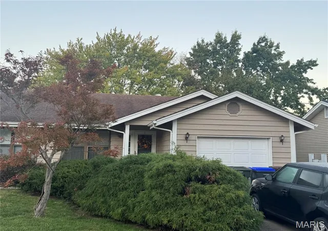Photo 2 of House for sale at 315 Della Dr, Saint Peters, MO 63376 | MLS# MIS26068311 | Listing updated on 2026-10-28