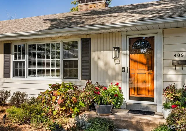 Photo 2 of Single family home for sale at 409 Linum Ln, Saint Louis, MO 63119 | MLS# MIS26068318 | Listing updated on 2026-10-30
