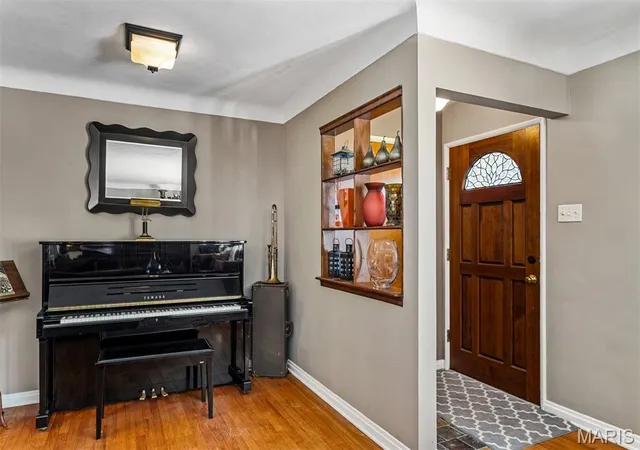 Photo 3 of Single family home for sale at 409 Linum Ln, Saint Louis, MO 63119 | MLS# MIS26068318 | Listing updated on 2026-10-30