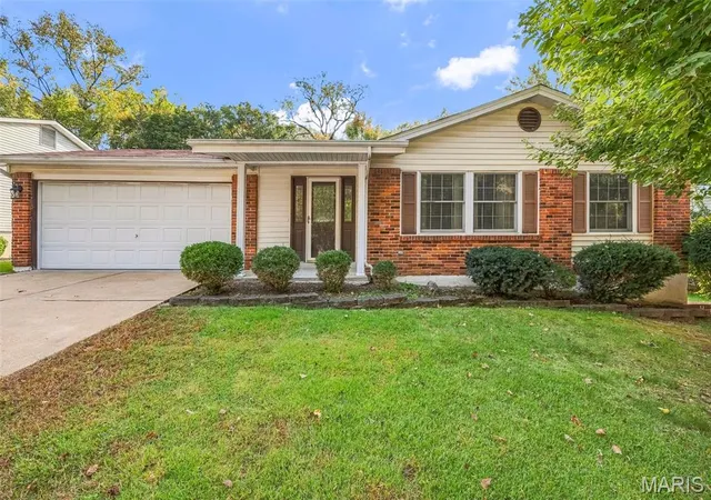Photo 2 of Single family home for sale at 5686 Dantonaire Pl, Saint Louis, MO 63128 | MLS# MIS26068320 | Listing updated on 2026-10-28