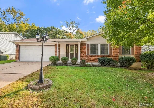 Photo 1 of Single family home for sale at 5686 Dantonaire Pl, Saint Louis, MO 63128 | MLS# MIS26068320 | Listing updated on 2026-10-28