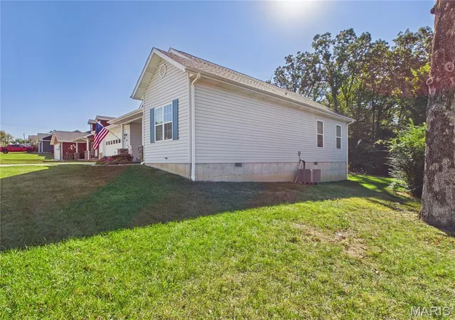 Photo 2 of Single family home for sale at 124 Alisha Ave, Poplar Bluff, MO 63901 | MLS# MIS26068331 | Listing updated on 2026-10-27