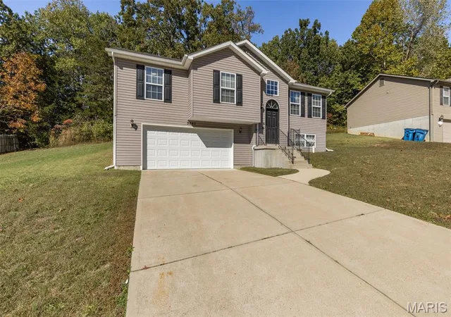 Photo 1 of Single family home for sale at 5645 Hawks Landing Dr, Hillsboro, MO 63050 | MLS# MIS26068332 | Listing updated on 2026-10-28