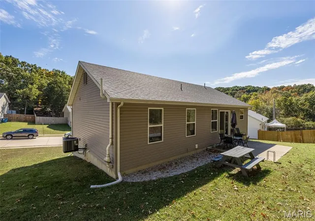 Photo 4 of Single family home for sale at 5645 Hawks Landing Dr, Hillsboro, MO 63050 | MLS# MIS26068332 | Listing updated on 2026-10-28