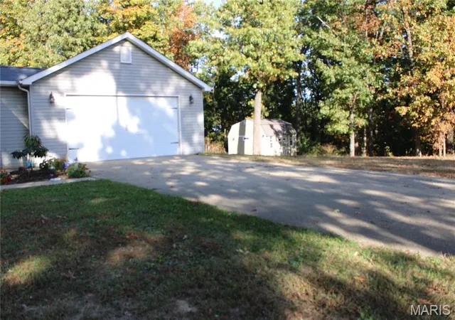 Photo 3 of Single family home for sale at 5312 Wiggins Mtn, Farmington, MO 63640 | MLS# MIS26068346 | Listing updated on 2026-10-28
