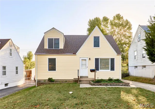 Photo 2 of Single family home for sale at 2022 Wismer Ave, Saint Louis, MO 63114 | MLS# MIS26068347 | Listing updated on 2026-10-28