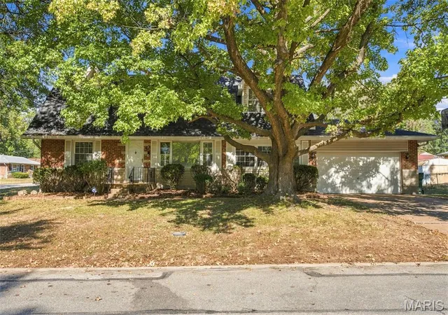 Photo 1 of Single family home for sale at 20 Forest Home Ct, Saint Louis, MO 63137 | MLS# MIS26068350 | Listing updated on 2026-10-29