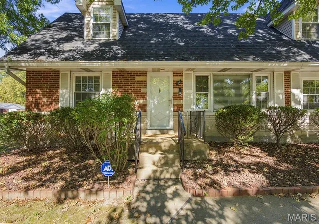 Photo 4 of Single family home for sale at 20 Forest Home Ct, Saint Louis, MO 63137 | MLS# MIS26068350 | Listing updated on 2026-10-29
